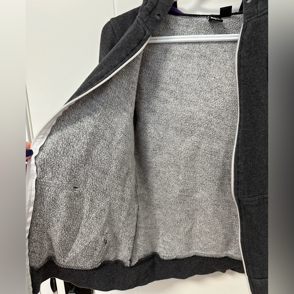 DC zip up hoodie - Picture 5 of 11